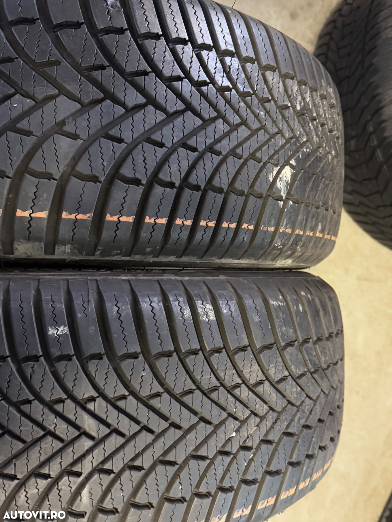 Vând 2 anvelope 205/55/17 Firestone allseason ca noi - 2