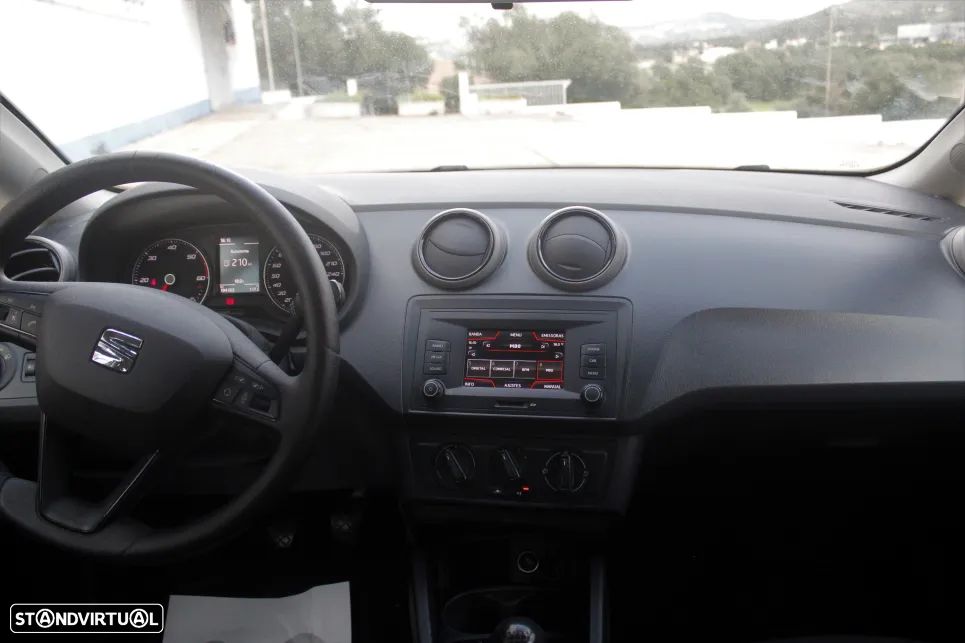 SEAT Ibiza 1.4 TDI Style — fotografia 28