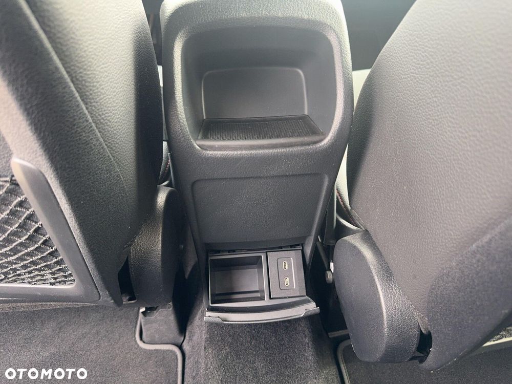 Mercedes-Benz GLB 200 AMG Line 7G-DCT - 19