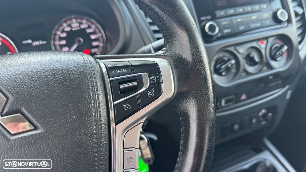 Mitsubishi L-200 Cabine dupla 4X2 - 9
