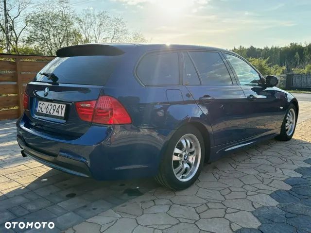 BMW Seria 3 320i - 4