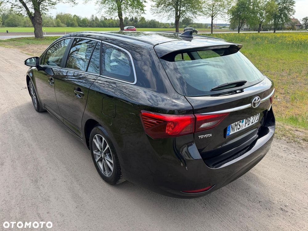 Toyota Avensis 1.8 Premium EU5 - 28