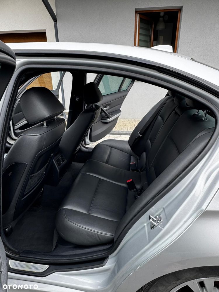 BMW Seria 3 320d DPF - 10