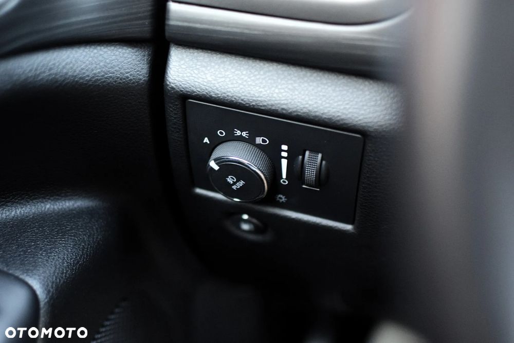 Jeep Grand Cherokee - 23