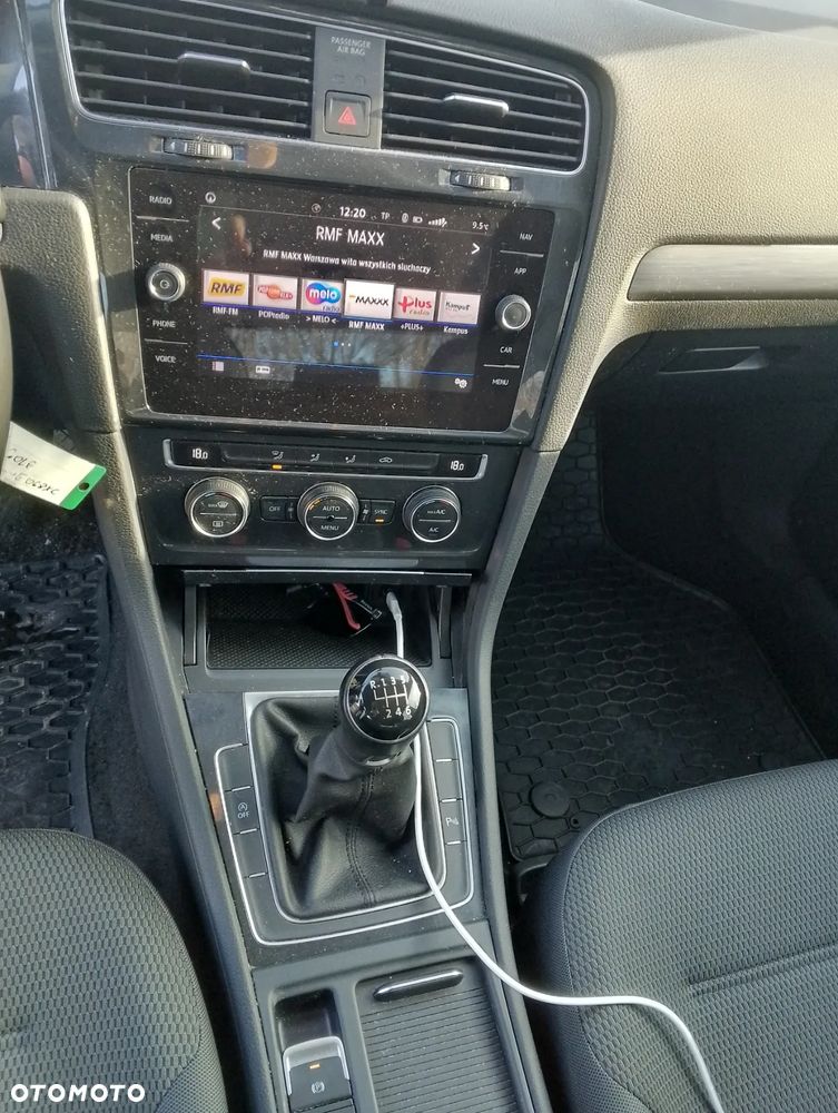 Volkswagen Golf - 21