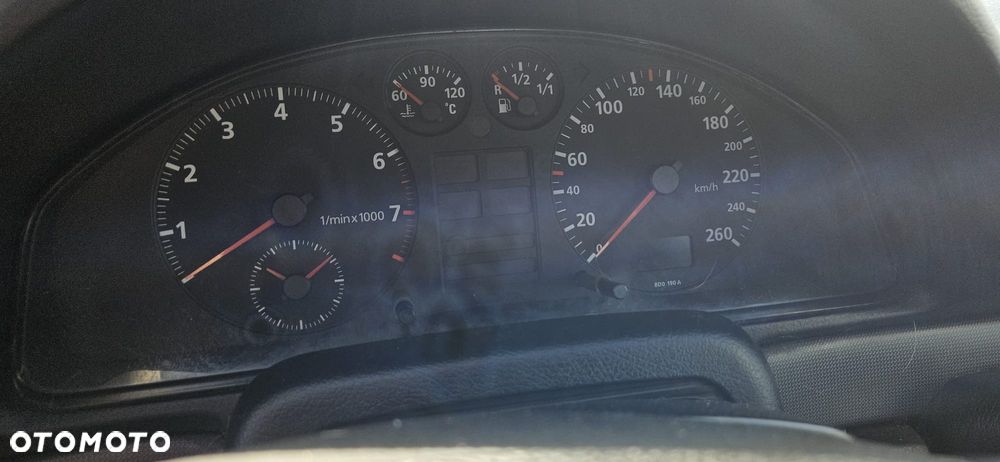 AUDI A4 B5 1.6 ADP 94- 99 - KLAPA BAGAŻNIKA TYL TYLNA LZ5T - 22