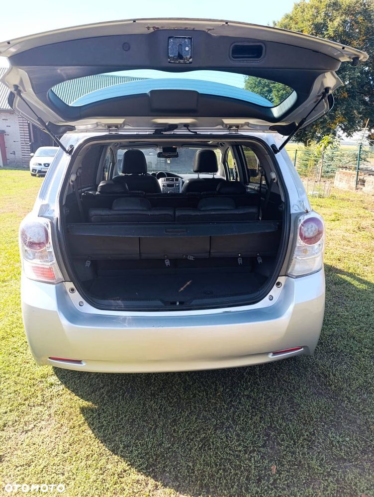 Toyota Verso 2.2 D-CAT Prestige 7os - 8