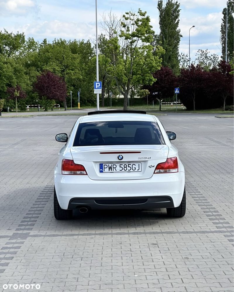 BMW Seria 1 123d - 6