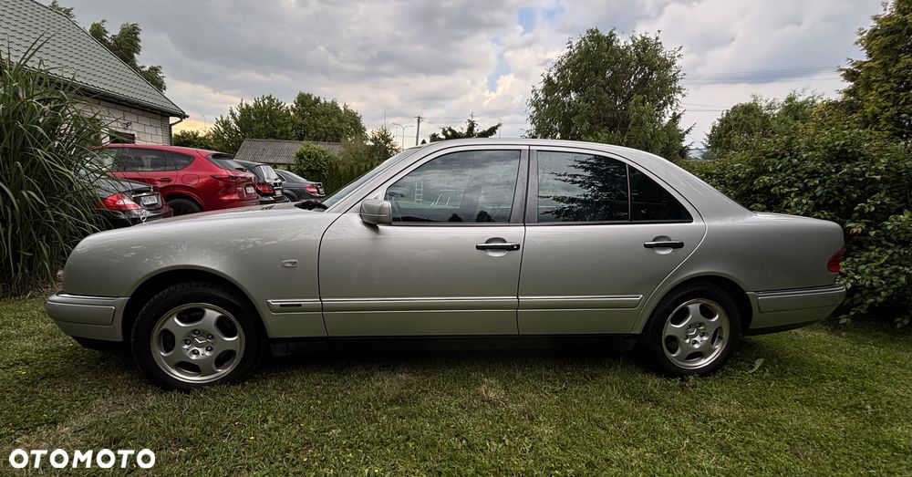 Mercedes-Benz Klasa E 320 T 4-Matic Avantgarde - 3