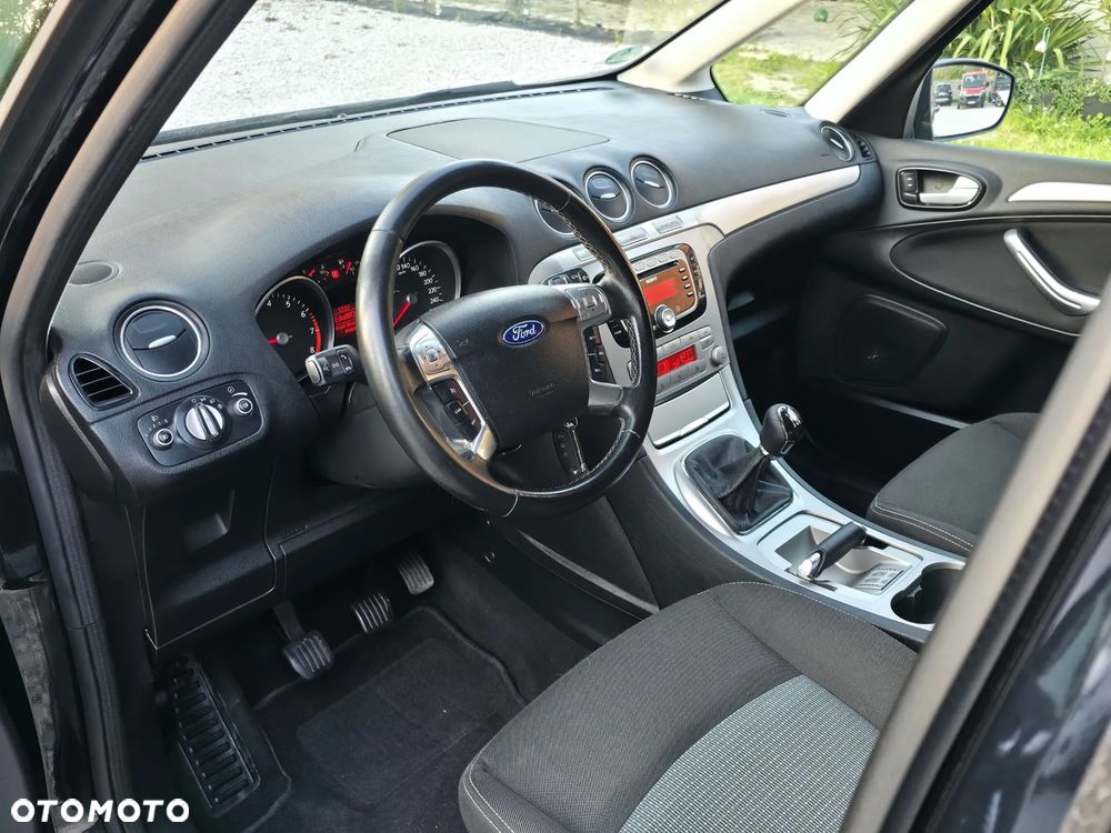 Ford Galaxy 2.0 Champions Edition - 11