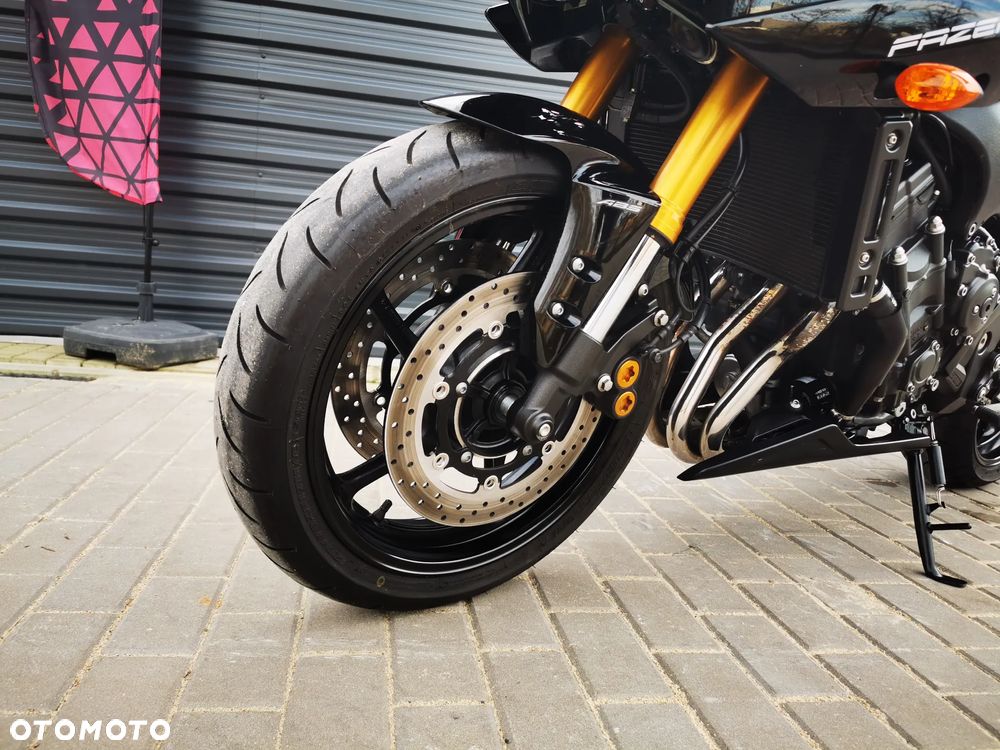 Yamaha FZ8 - 12