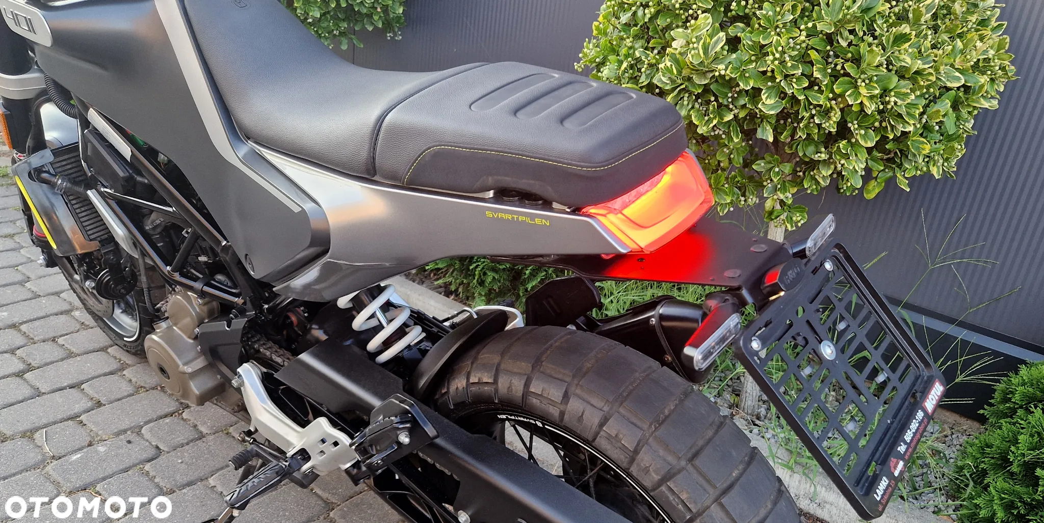Husqvarna Svartpilen - 30