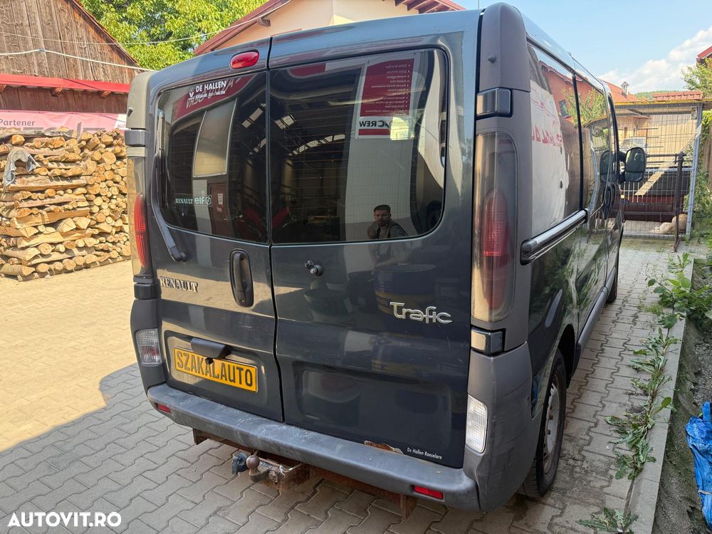 Renault Trafic - 16