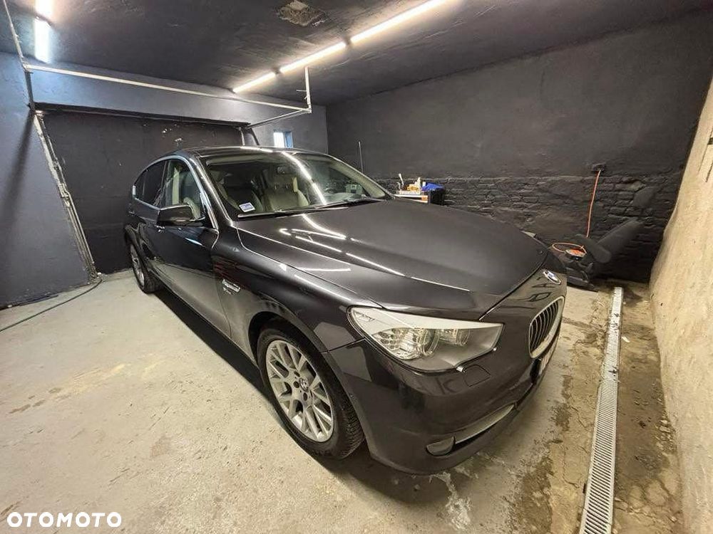 BMW 5GT - 5