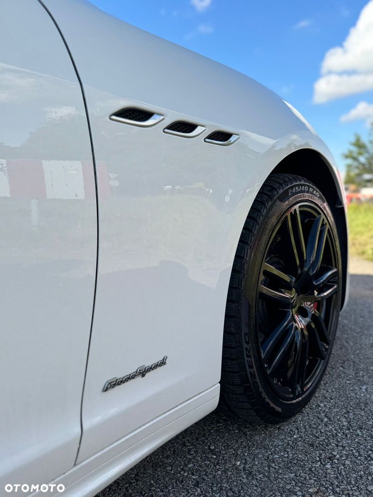 Maserati Ghibli S GranSport - 17