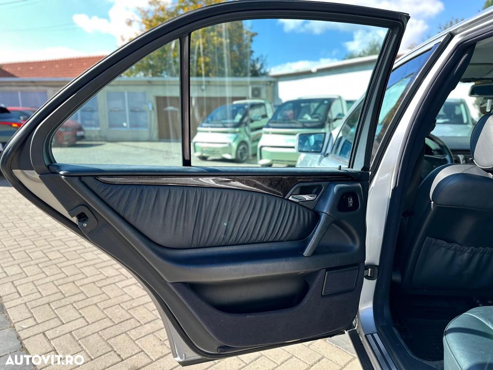 Mercedes-Benz E - 32