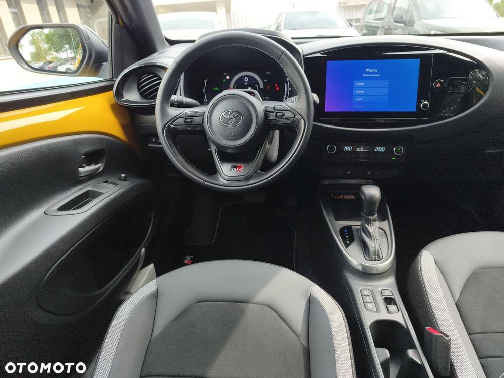 Toyota Aygo X Hybrid 1.5 Style e-CVT - 16
