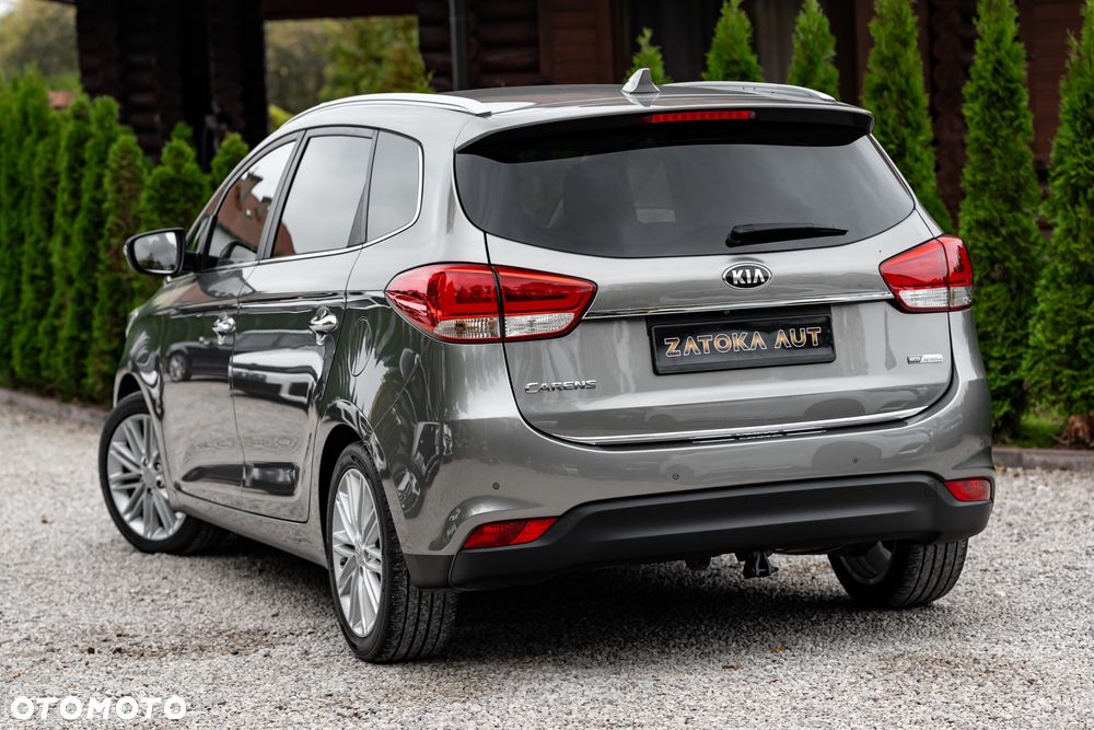Kia Carens 1.7 CRDi M 7os - 9