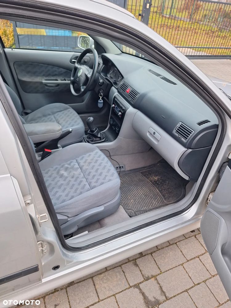 Skoda Octavia 1.6 Generation I - 11