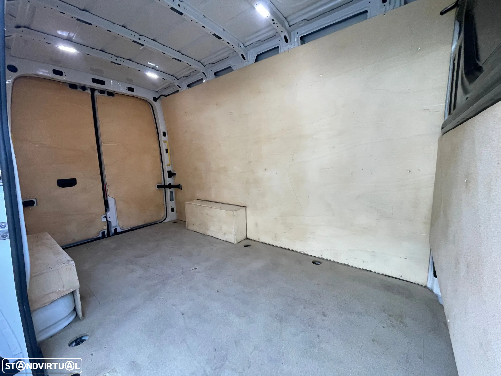 VW Crafter 2.0 TDI L3H3 IVA Dedutível - 20