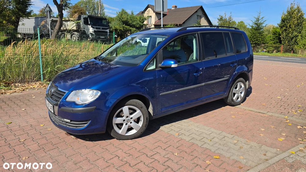 Volkswagen Touran 2.0 FSI Highline - 29
