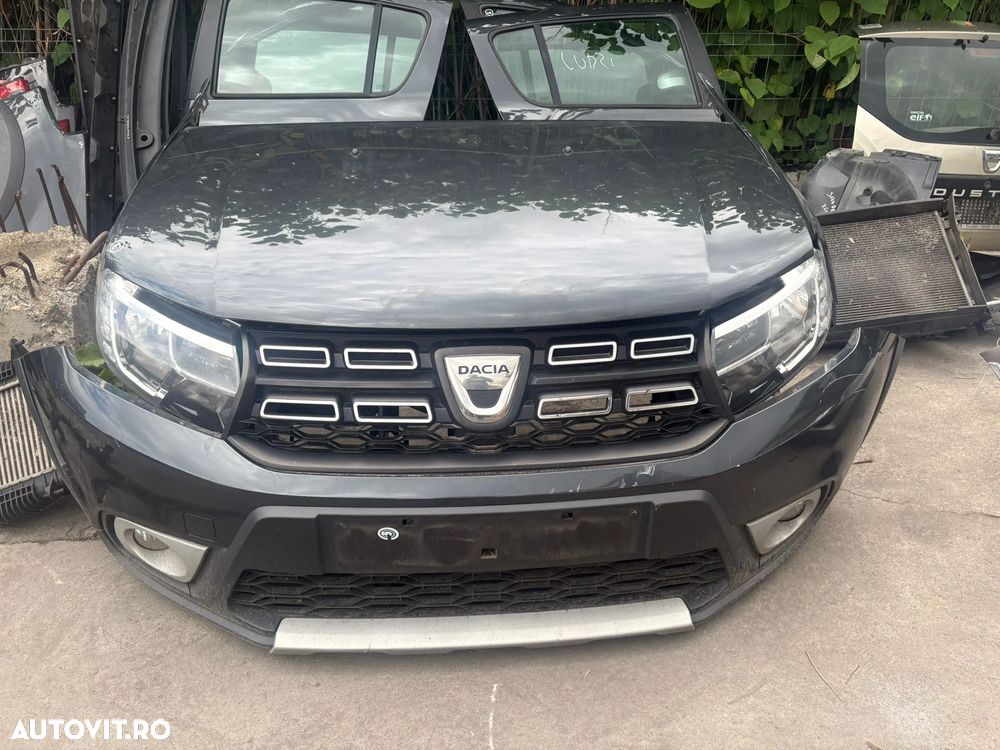 Bara fata  neagra completa Dacia Sandero Stepway 1.5 DCI 2019 Bara fata completa Dacia Sandero  tepway 1.5 DCI 2019 623106923R - 1
