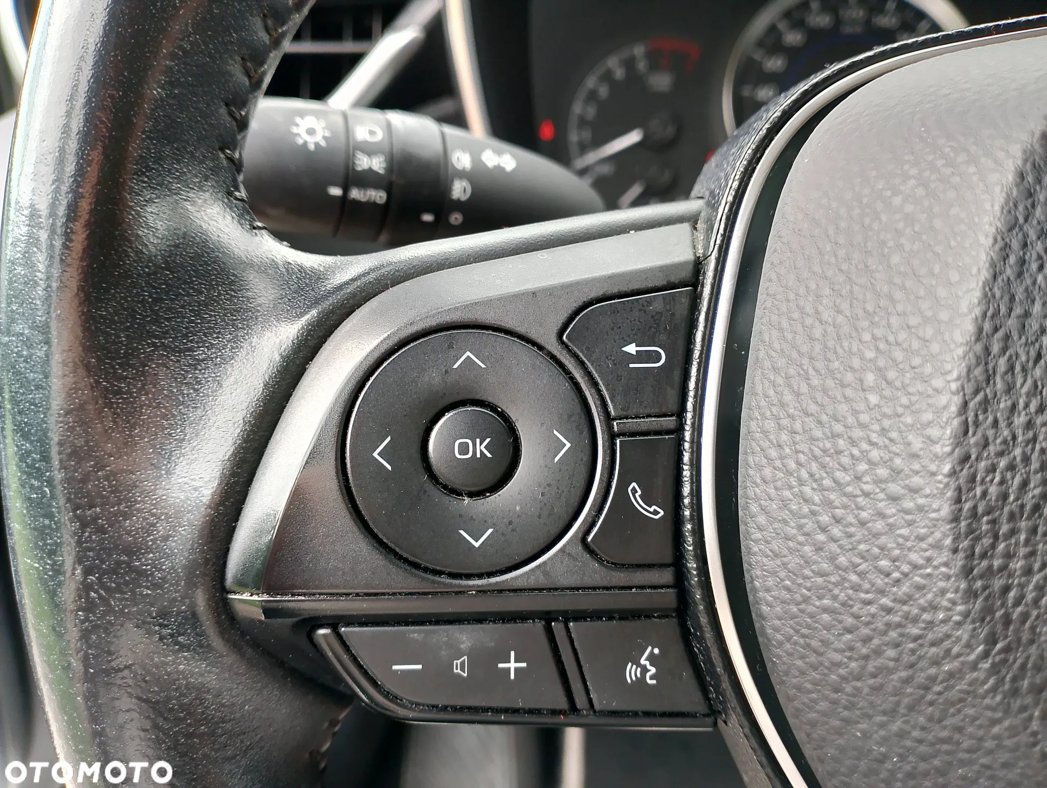 Toyota Corolla 1.8 Hybrid Comfort - 19