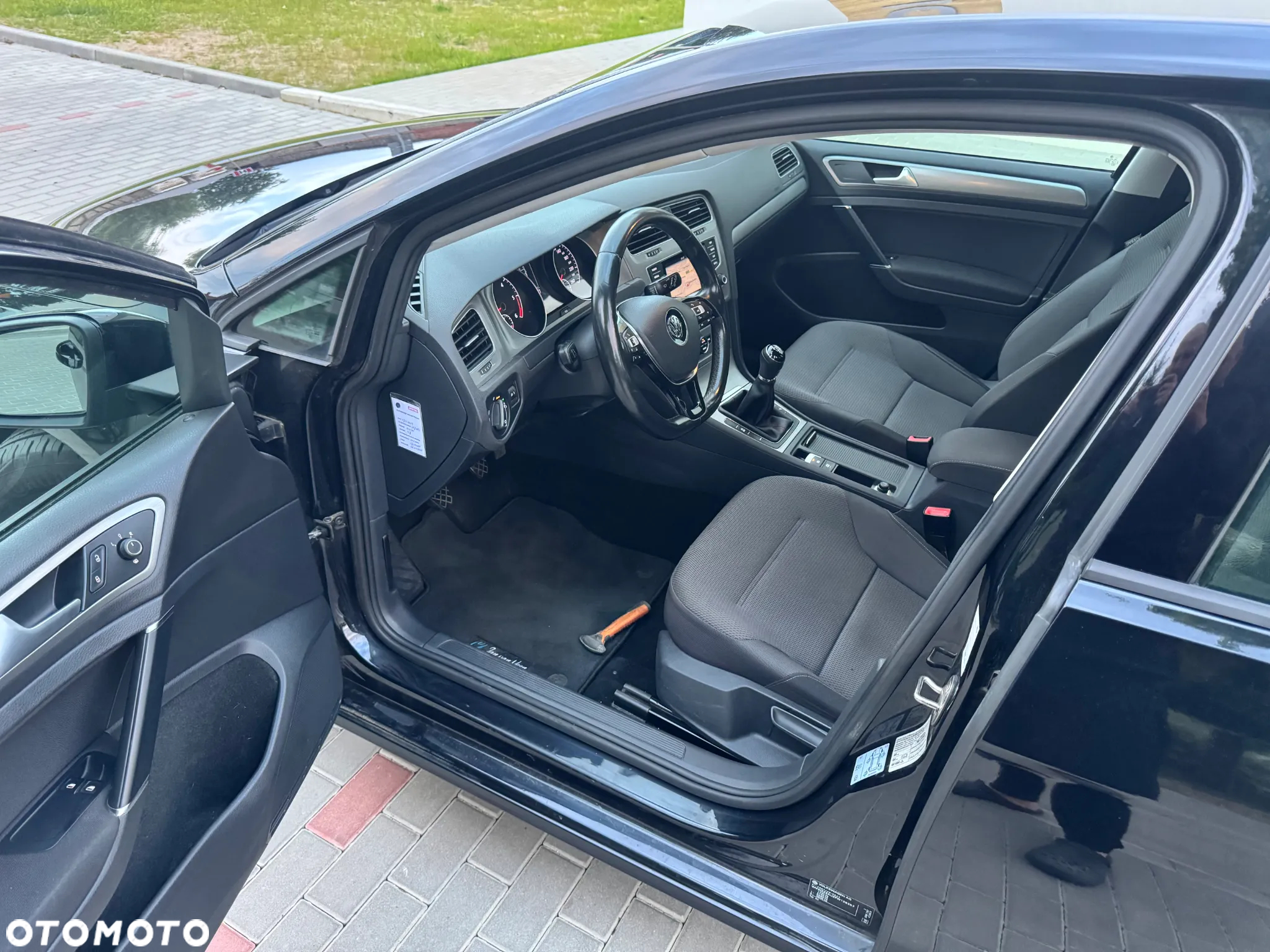 Volkswagen Golf 1.6 TDI BlueMotion Comfortline - 14