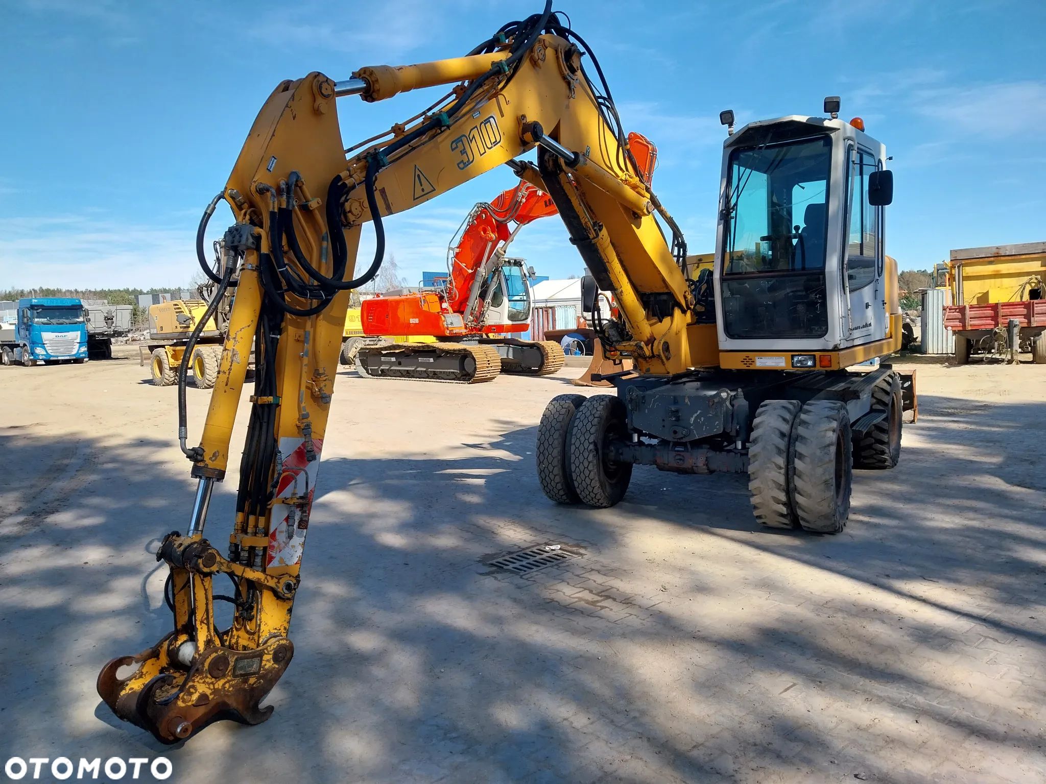 Liebherr A310 - 1
