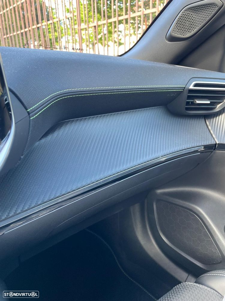 Peugeot 2008 1.2 PureTech GT Pack EAT8 - 7