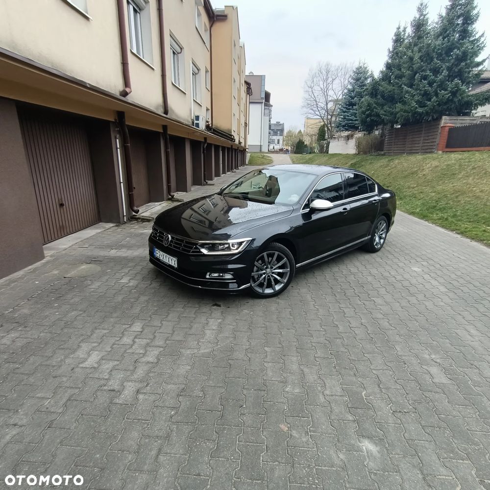 Volkswagen Passat - 1