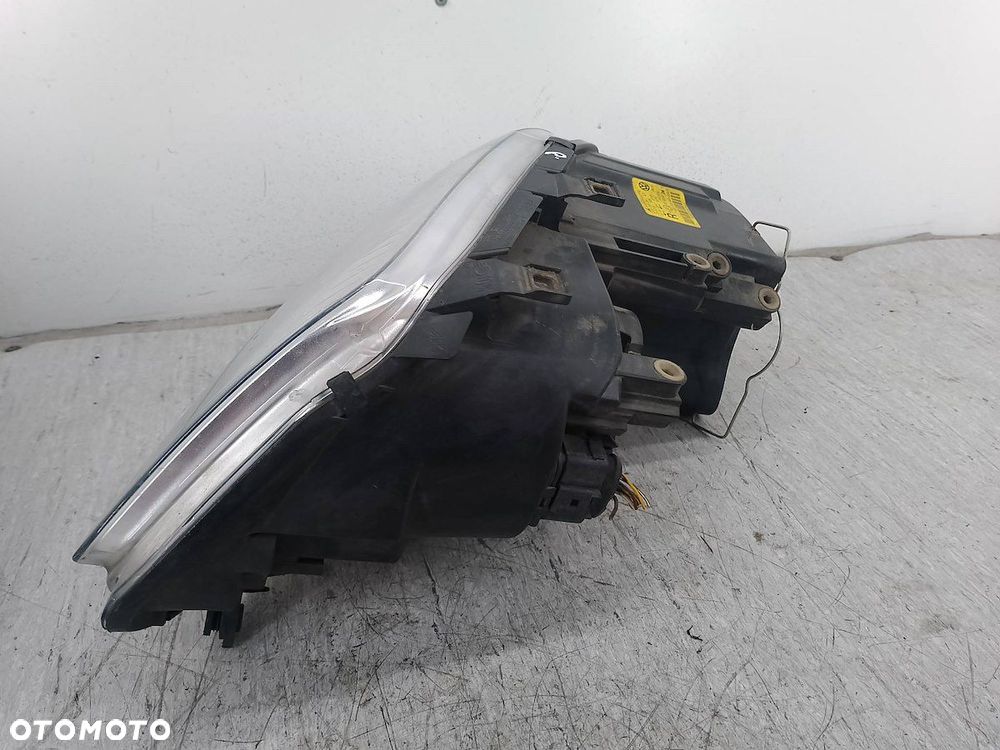 LAMPA PRZÓD PRAWA VW TOURAN I 1T0941006M  0301205204 - 4