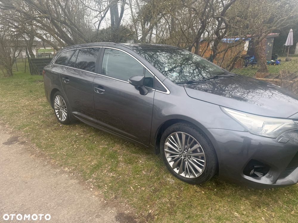 Toyota Avensis 1.8 Premium - 9