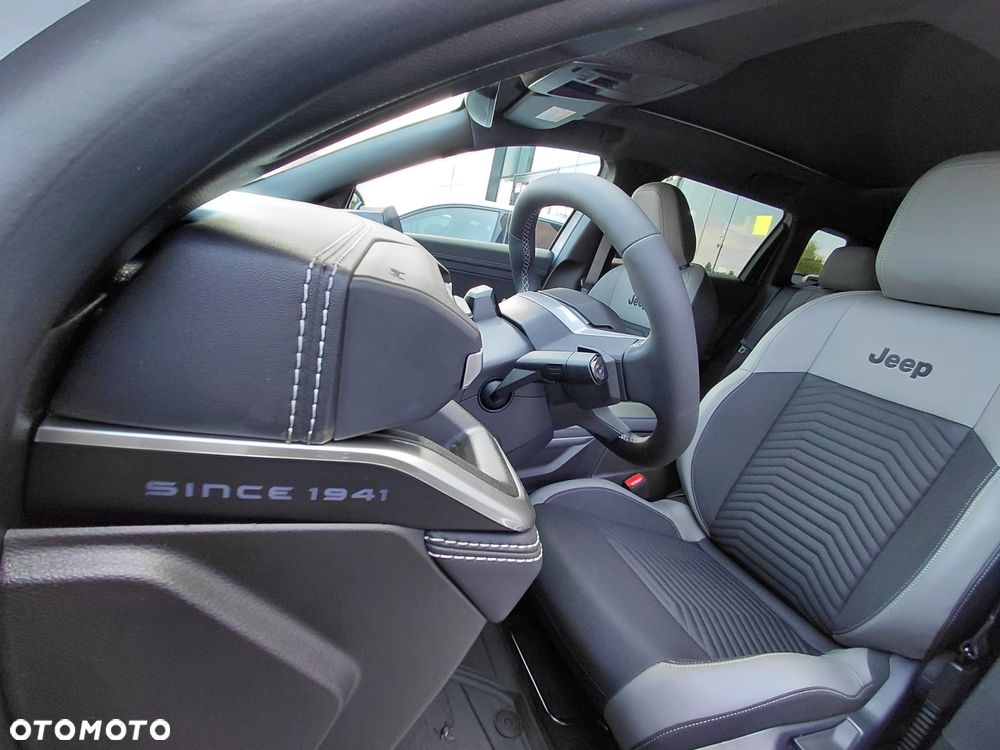 Jeep Compass - 10