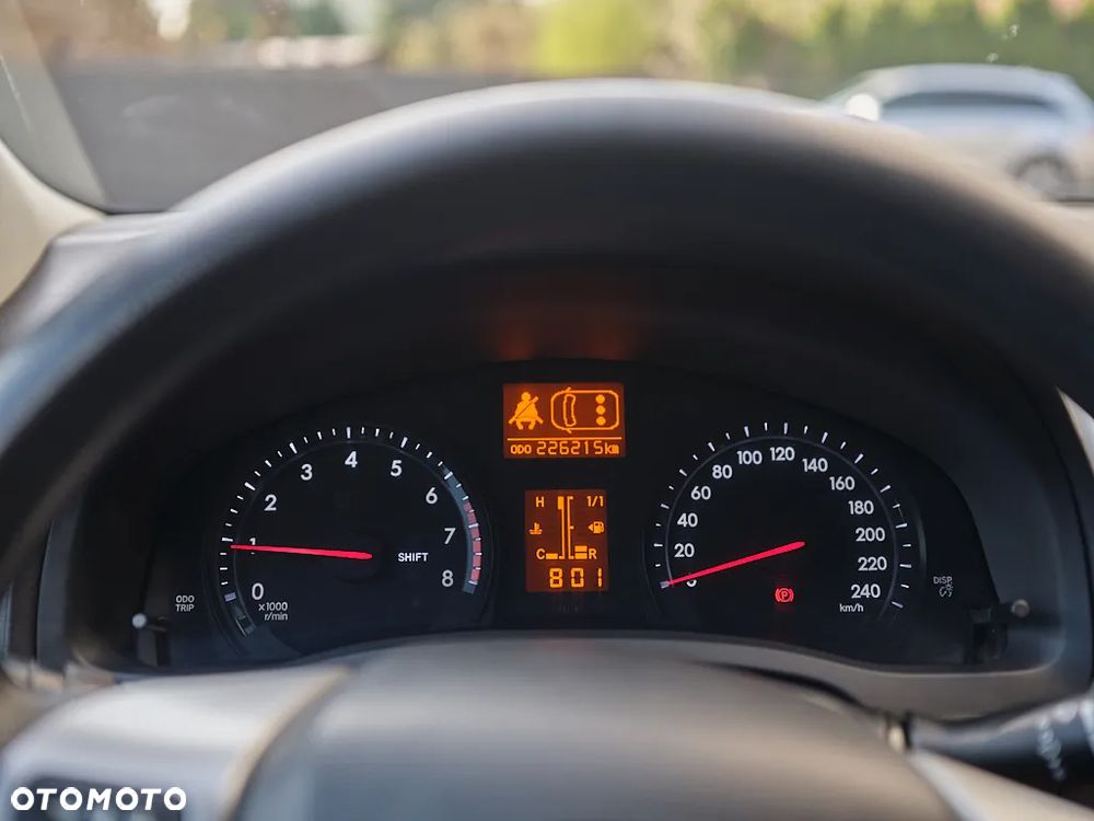 Toyota Avensis 1.8 Luna - 8
