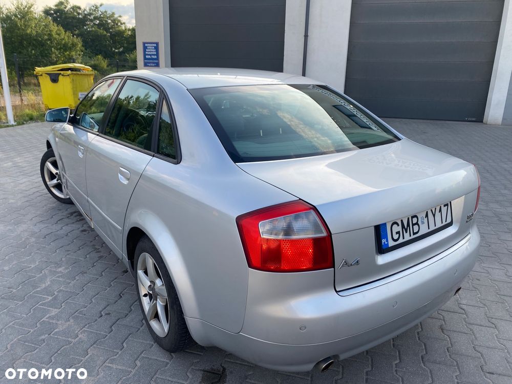 Audi A4 Limousine 2004 photo 2