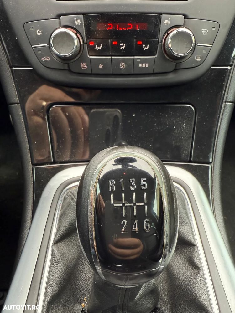 Opel Insignia - 9