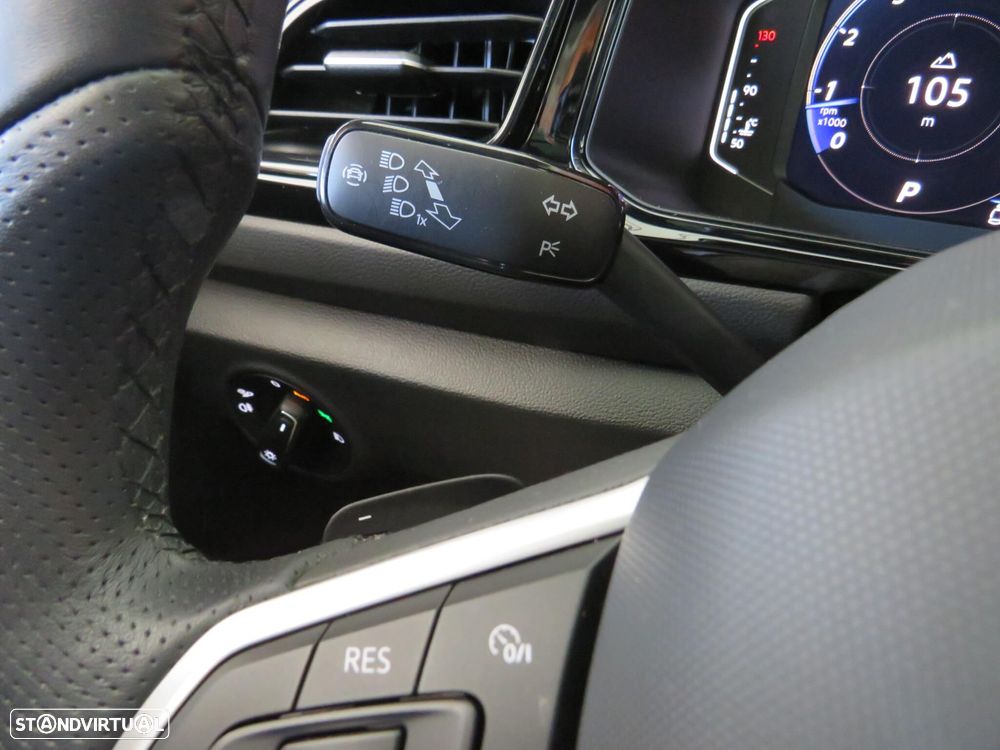 VW T-Roc 1.5 TSI R-Line DSG - 23