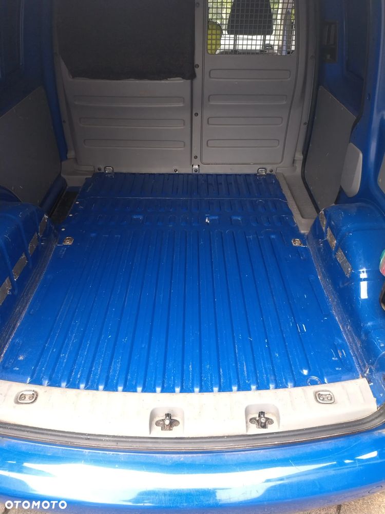 Volkswagen Caddy - 10