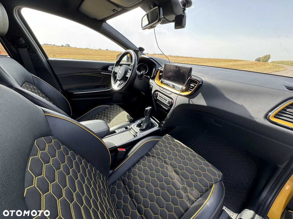 Kia XCeed 1.5 T-GDI L Business Line - 11