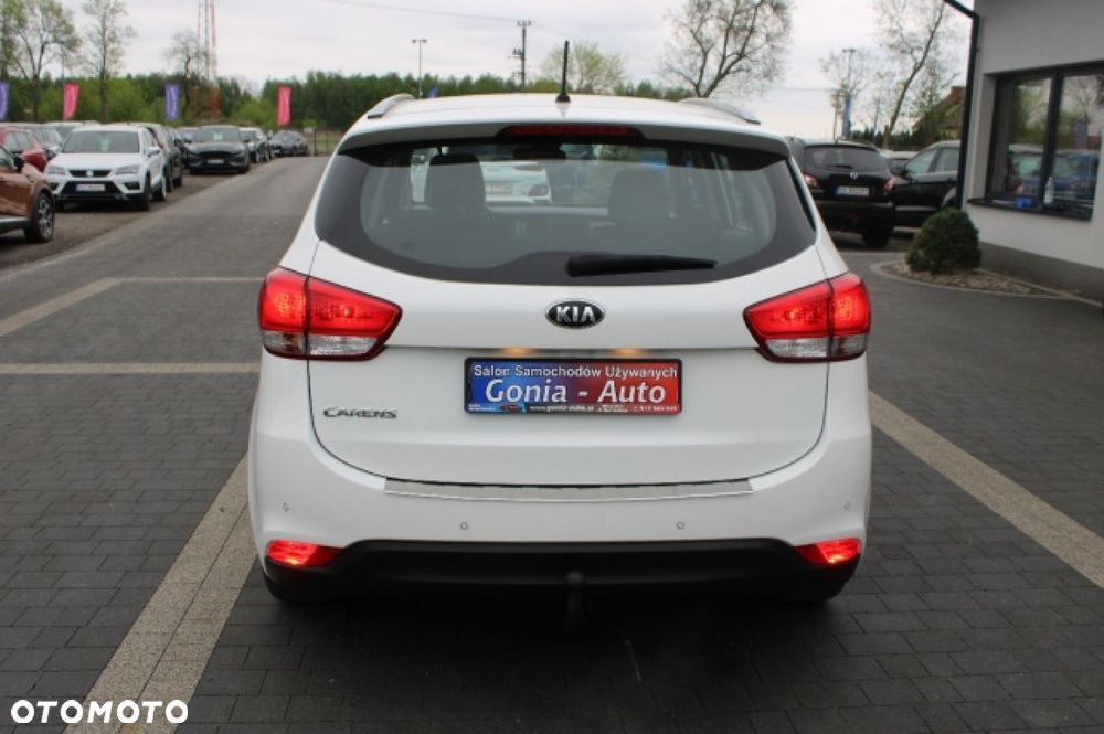 Kia Carens - 5