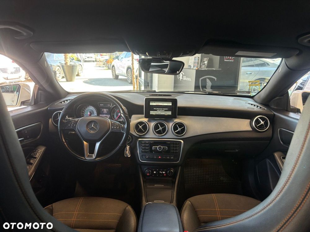 Mercedes-Benz CLA - 25