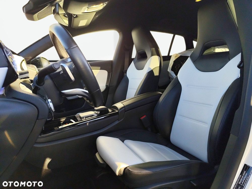 Mercedes-Benz CLA - 31