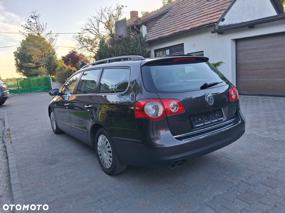 Volkswagen Passat - 9