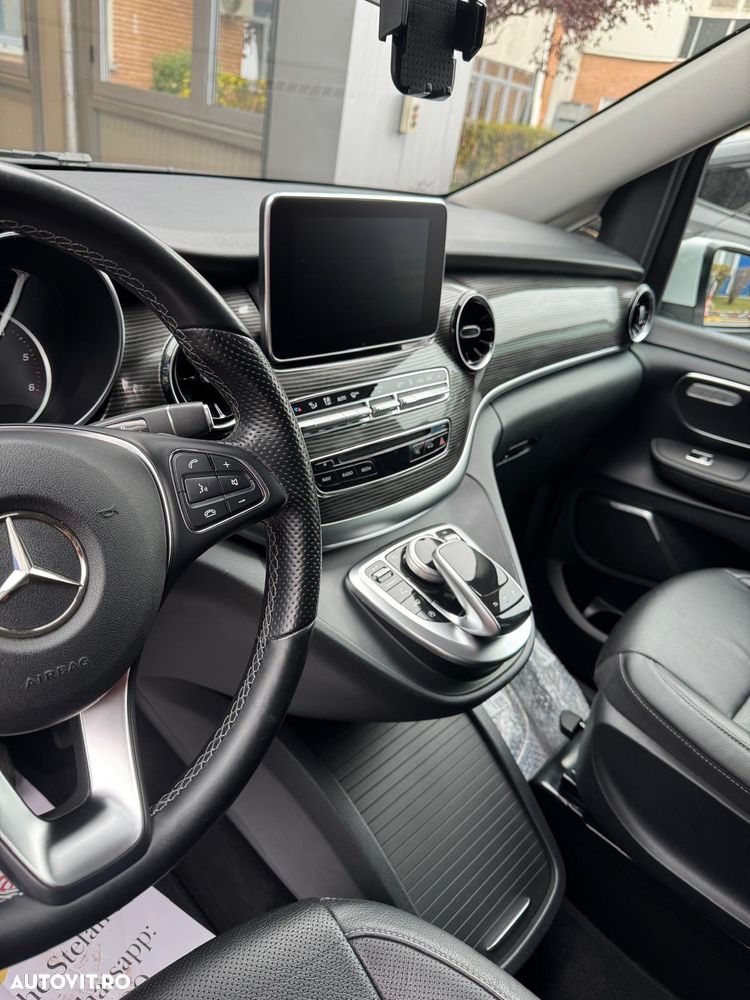 Mercedes-Benz V - 12