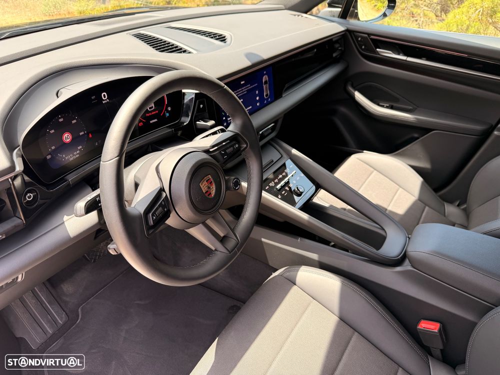 Porsche Macan Electric - 9