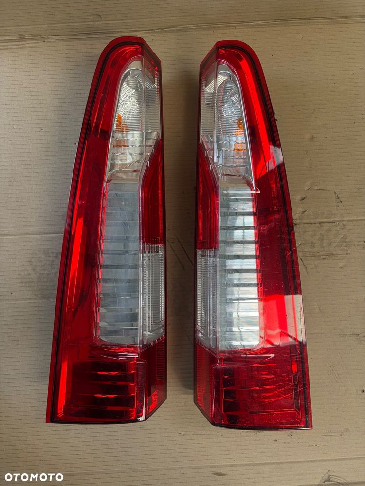 Lampy tyl renault master 4
