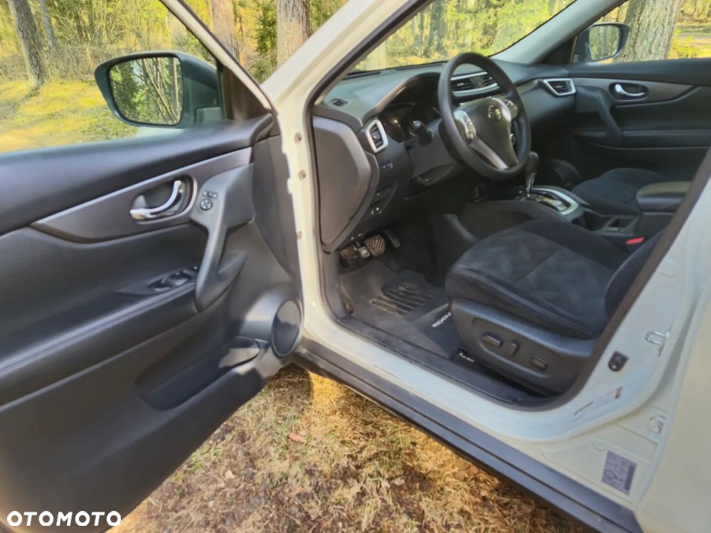 Nissan Rogue - 25