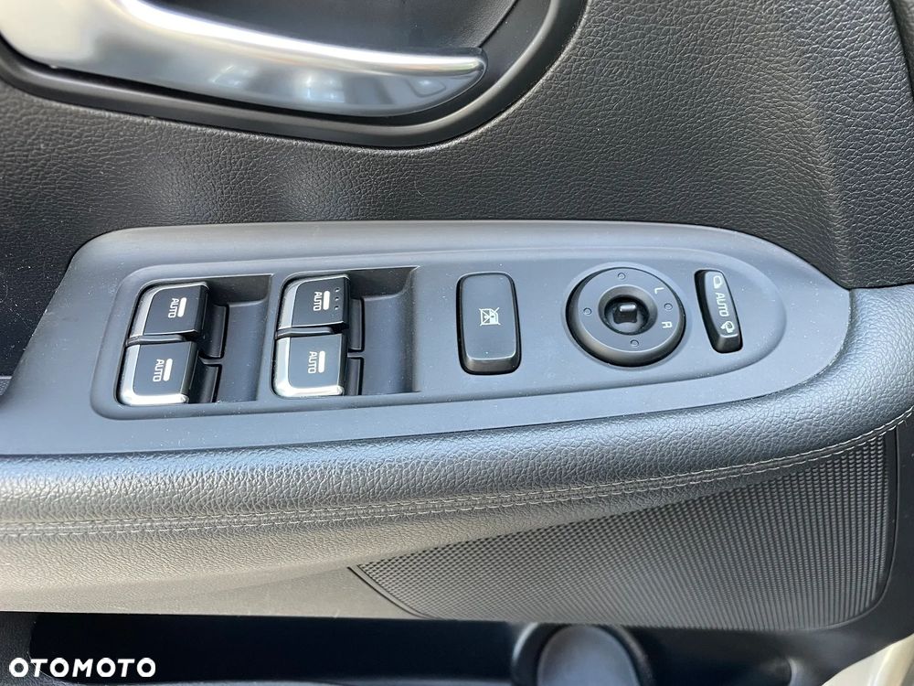Kia Carens 1.6 GDI L 7os - 19