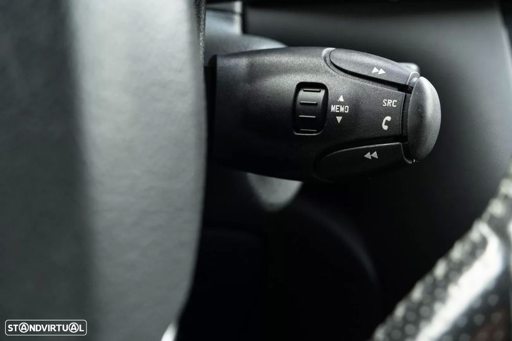 Peugeot 3008 2.0 HDi Hybrid4 - 29